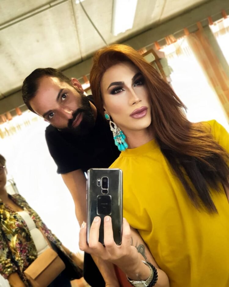 Nelson Delgado maquillador